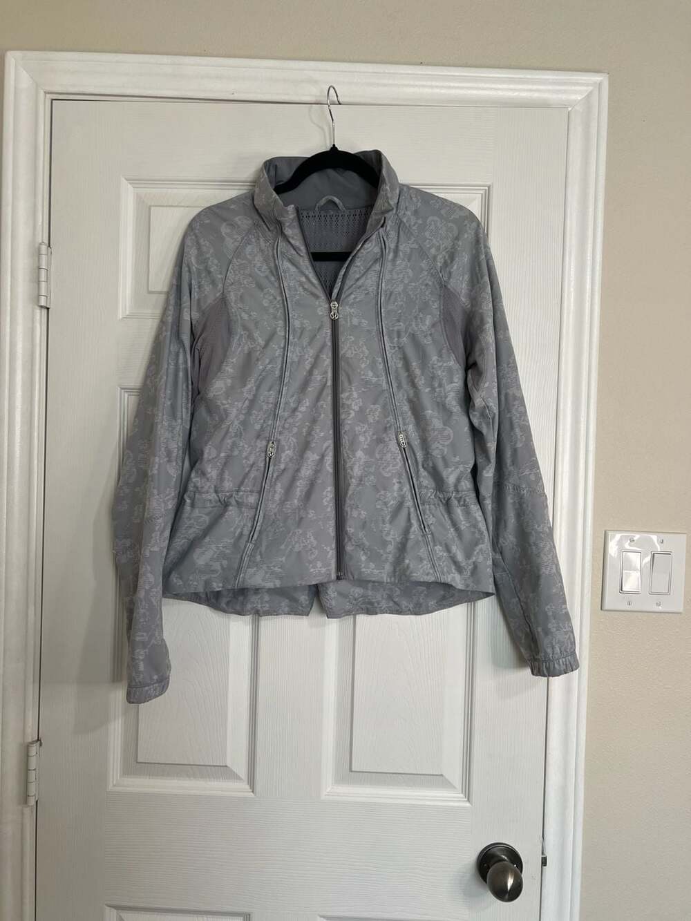 Lululemon In Stride Jacket Flowerescent Multi Slate Grey Floral Full Zip.